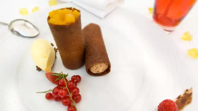 Cena del territorio e scoperta di uno dei borghi più belli di Francia.
