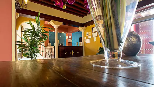 Escapade parfaite a Carmona degustation de tapas verre de vin et parking inclus apd nuits