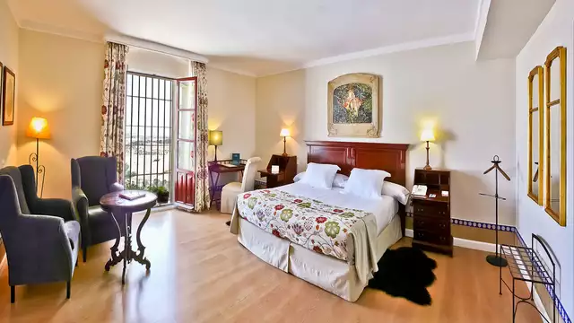 Charmant uitje in Carmona, in een superior room met tapasproeverij