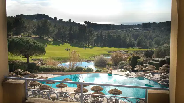 Séjour authentique au cœur de la pinède près de Bandol
