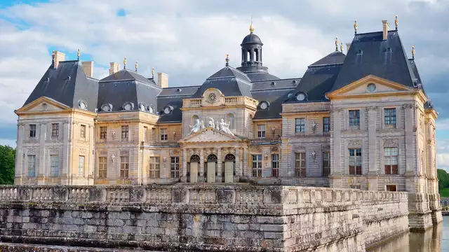 Escapada a Carré Sénart y visita al Château de Vaux-le-Vicomte