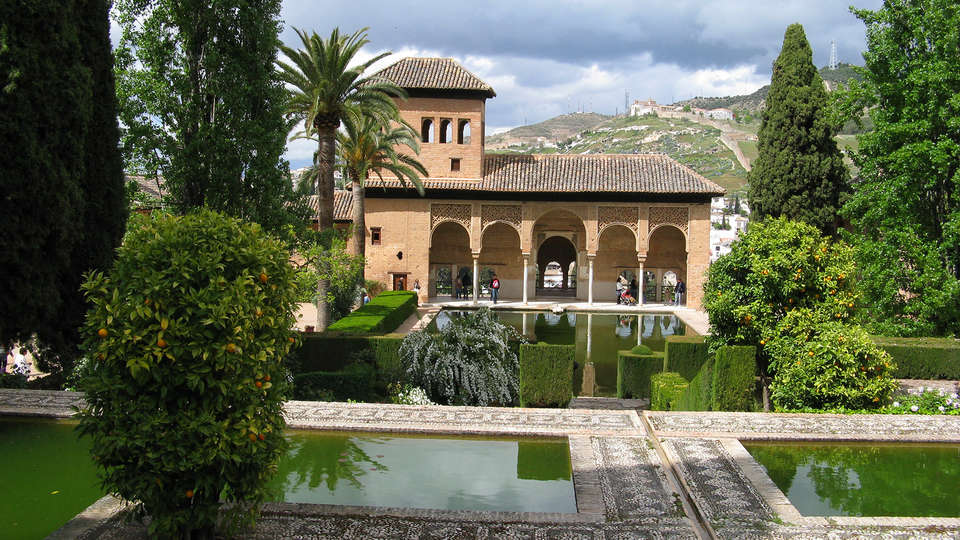 Palacio de Almagra - edit_Alhambra.jpg