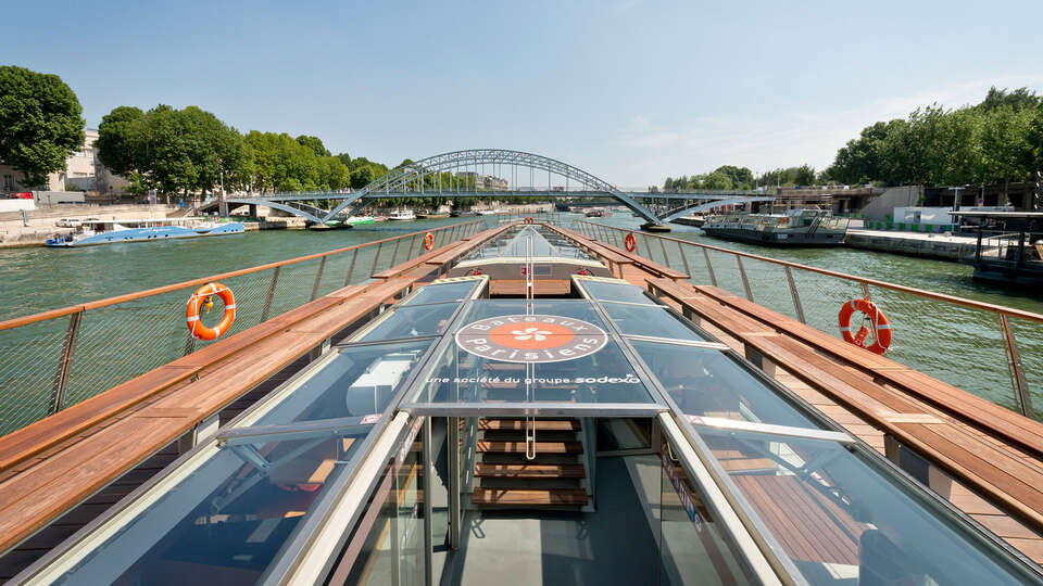 Escapada romantica con crucero por el Sena y champan en Paris