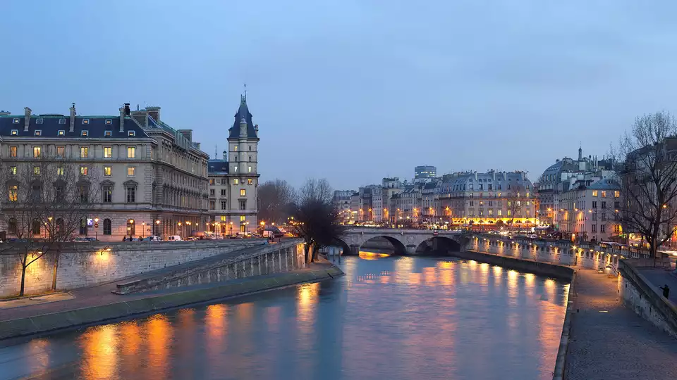 Escapada a Paris con crucero por el Sena