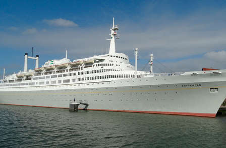 Découvrez Rotterdam à bord d'un ancien bateau de croisière (à partir de 2 nuits)