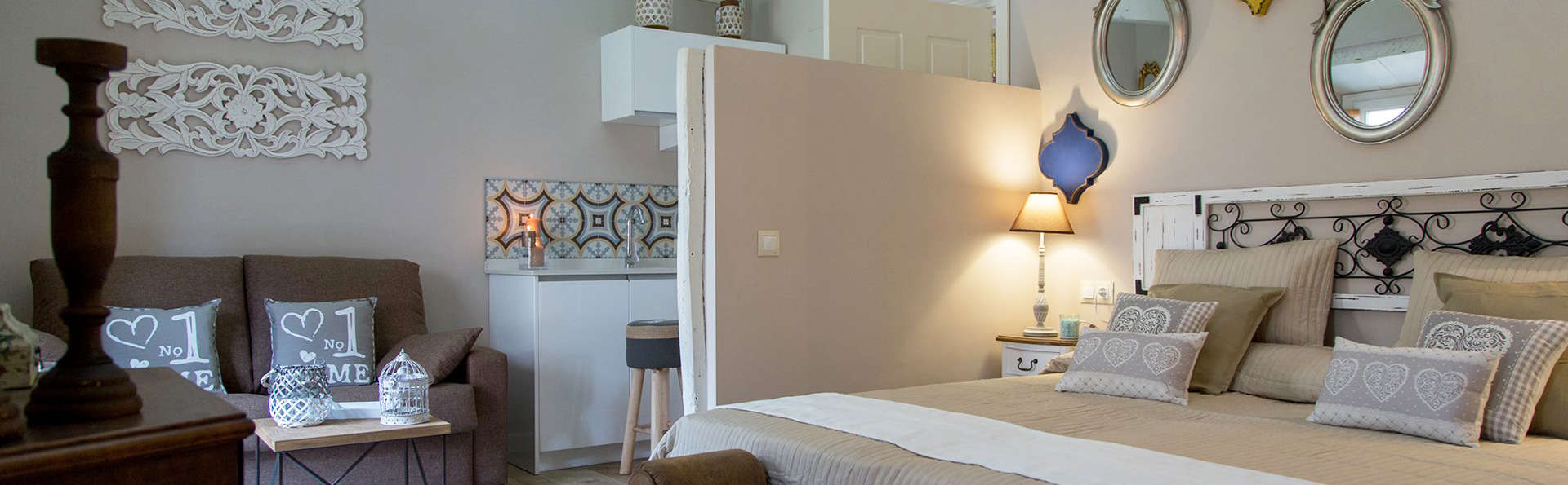 Palacio de Almagra - edit_room10.jpg