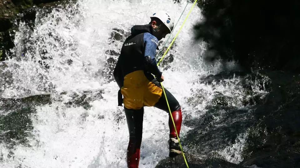 Pratiquez le Canyoning et sejournez dans un palais du XVIIIe siecle a Santillana del Mar
