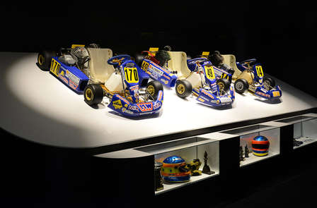 Uitje met kaartjes voor het museum-circuit Fernando Alonso en fles cava op loopafstand van Oviedo