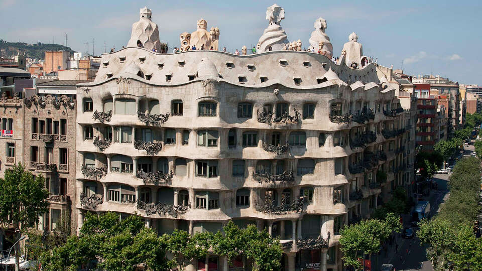 Gaudi s Pedrera - The Origins - Descubre Barcelona y la Pedrera como nunca antes