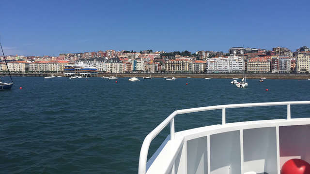 Descubre la Bahía de Santander con crucero en barco