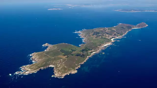 Vivi il lusso del nord con vasca idromassaggio in camera e crociera alle Isole Cíes