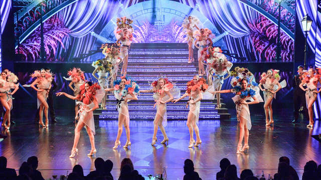 ¡Estancia mágica en París con cena espectáculo en el Lido!