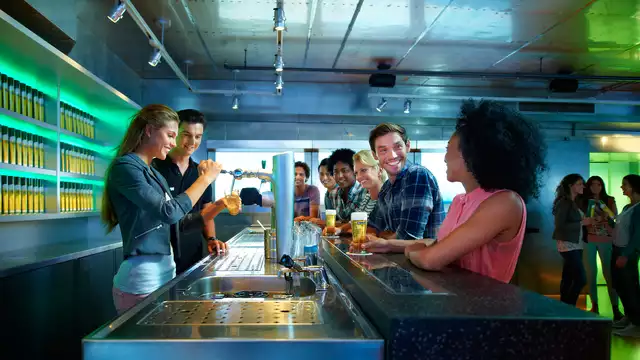 Escapada a la ciudad de Ámsterdam con una visita al Heineken Experience