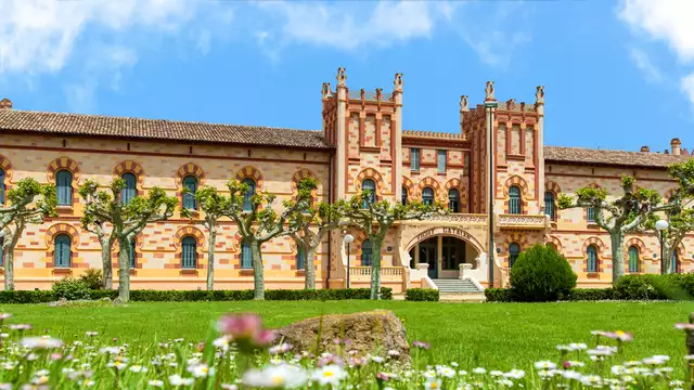 Disfruta de una escapada romántica con circuito termal en el Balneario Vichy Catalán
