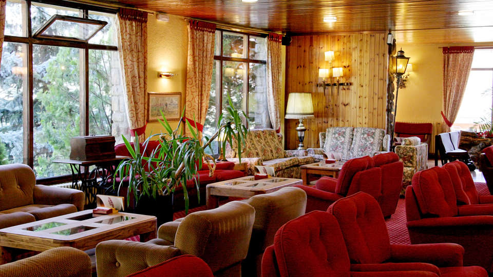Hotel Roc Blanc - La Molina - Edit_Lounge2.jpg