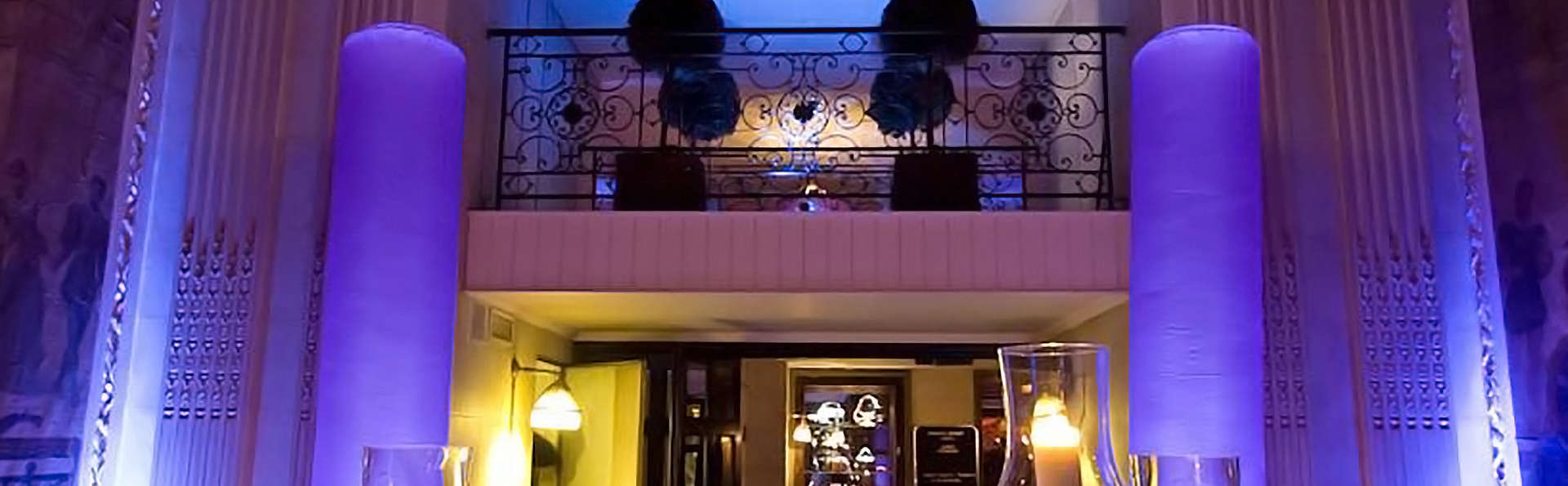 Hotel Barsey by Warwick - edit_entrance2.jpg