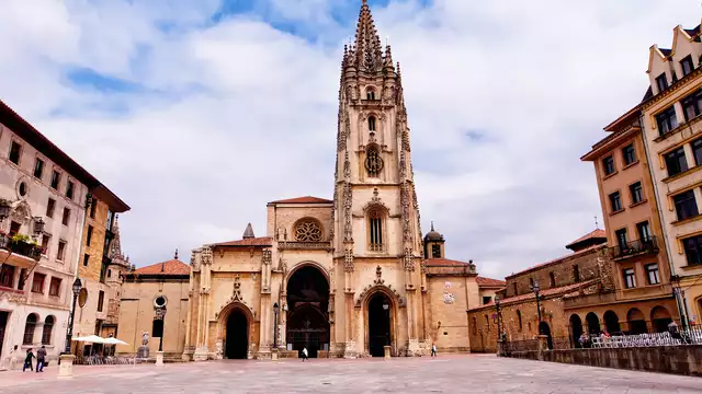 Escapada con cena para dos en Langreo y descuento en noches extra