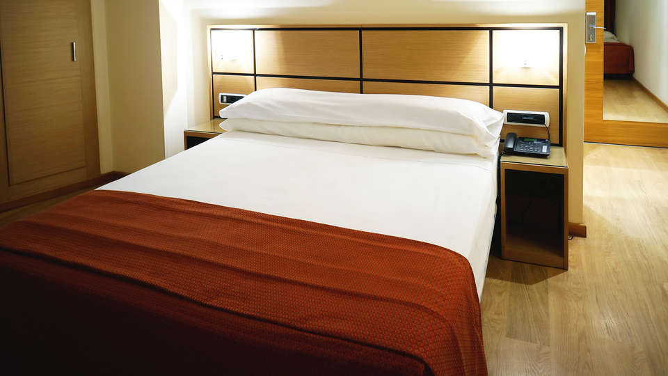 Hotel Doña Lola - EDIT_room.jpg