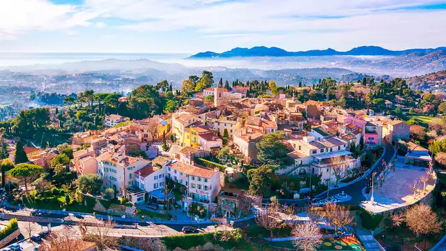 Estancia con piscina y spa en las alturas de Cannes