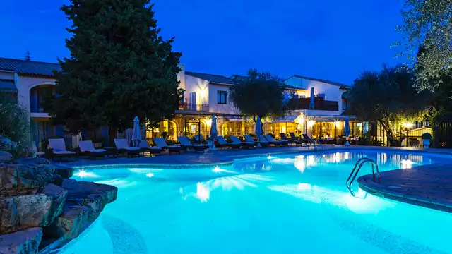 Estancia con piscina y spa en las alturas de Cannes