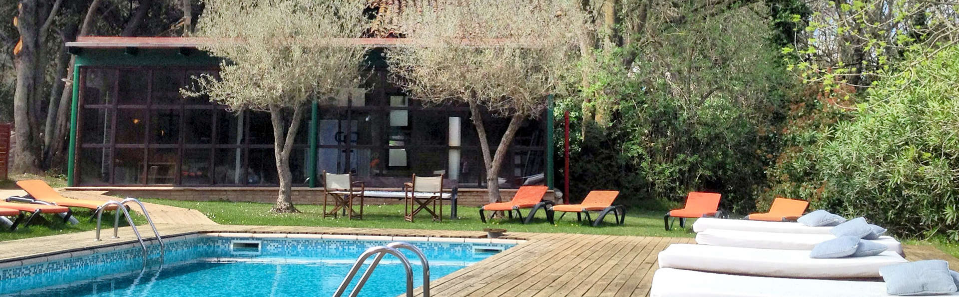 Hotel Masia La Palma - Edit_Pool.jpg