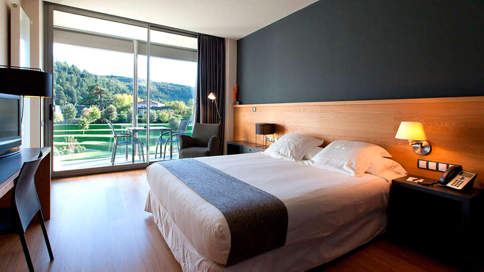 Hotel Món Sant Benet - EDIT_standardeluxe1.jpg