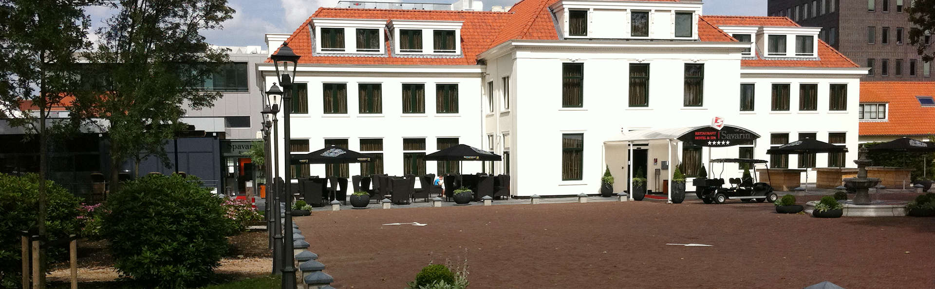 Hotel & Spa Savarin - edit_facade.jpg