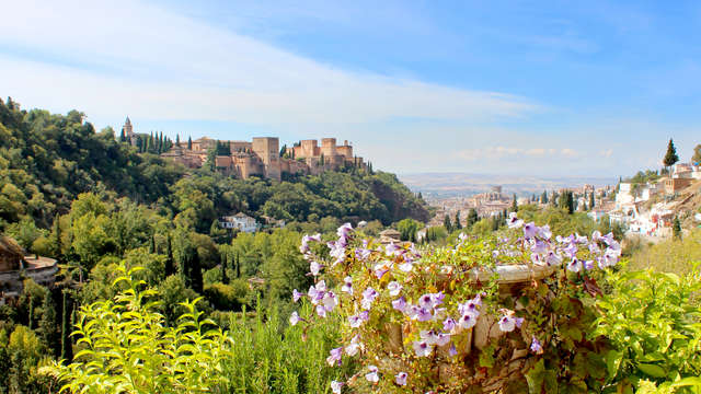 Escapada con visita guiada por el Albaicín y Sacromonte