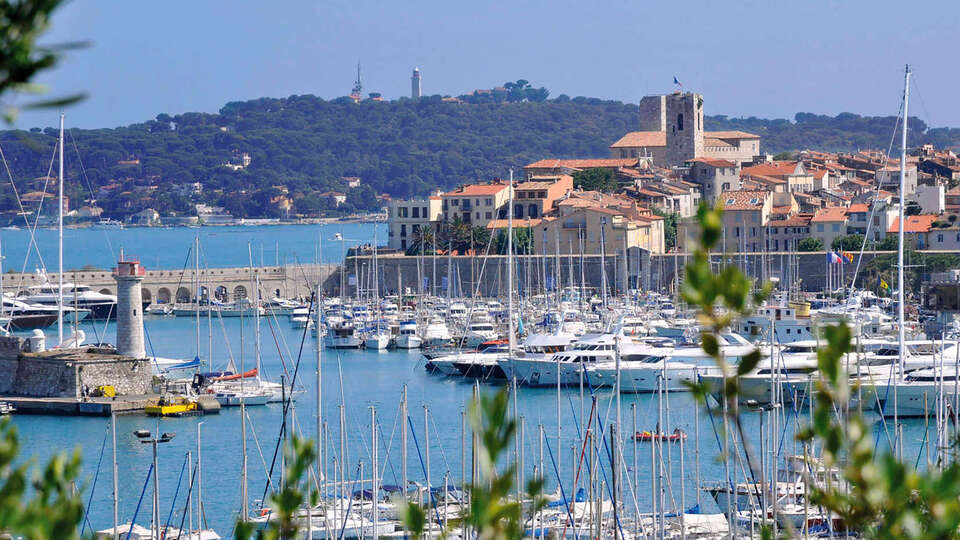 Escapada y descanso en las alturas de Antibes desde noches