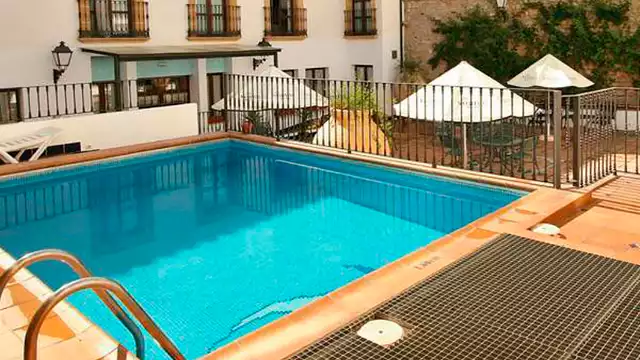 Descubre Úbeda con cena incluida en el hotel Rosaleda de Don Pedro