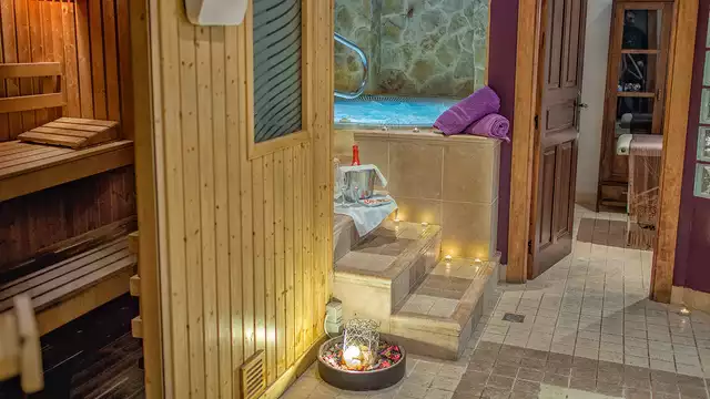 Verblijf in het centrum van Úbeda met toegang tot de privéspa en het zwembad