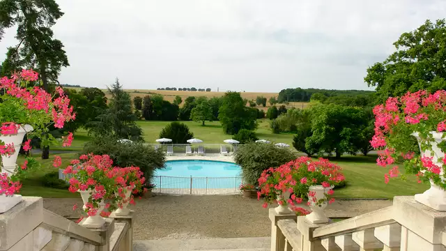 Escapada de relajación 5* con un masaje en pareja en un castillo cerca de Reims.
