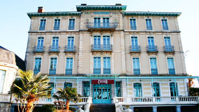Sejournez dans un Hotel Casino au coeur de la Cite Thermale de Salies de Bearn