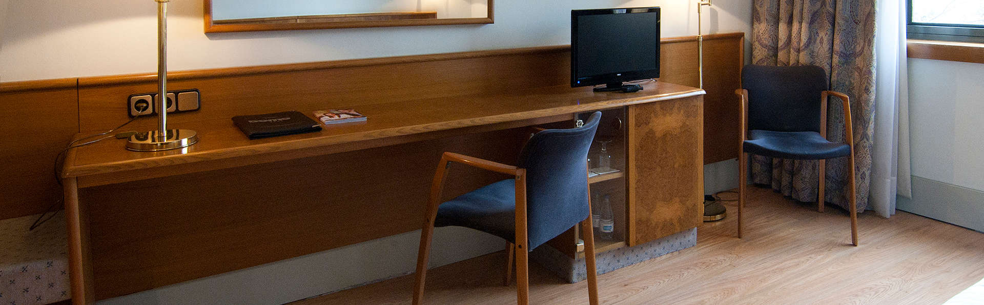 Hotel Domo - EDIT_room2.jpg