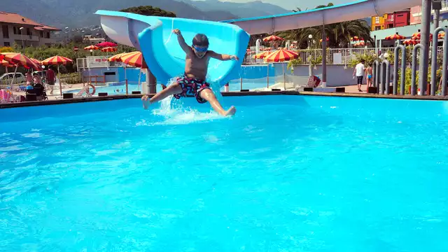 Vacaciones en familia en Liguria: apartamento de dos habitaciones para 4 con piscina