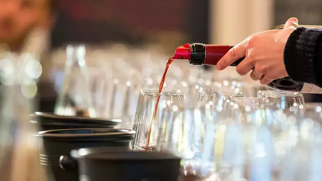 Offerta romantica in Piemonte con accesso privato alla spa, alla Banca del Vino e cena degustazione