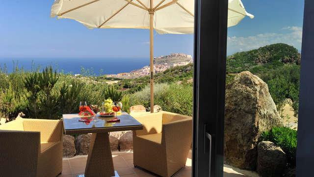 Romanticismo en un hermoso hotel de Cerdeña, con jacuzzi en la habitación