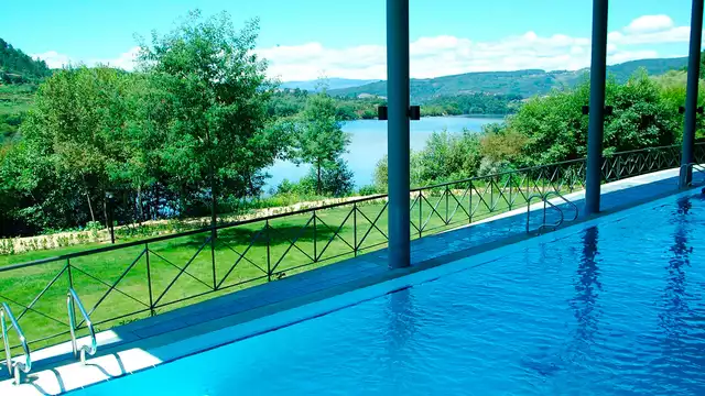 Escapada al Parque Natural do Xures en Galicia: relájate con tratamientos termales