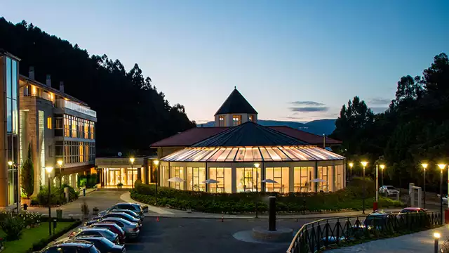 Escapada al Parque Natural do Xures en Galicia: relájate con tratamientos termales