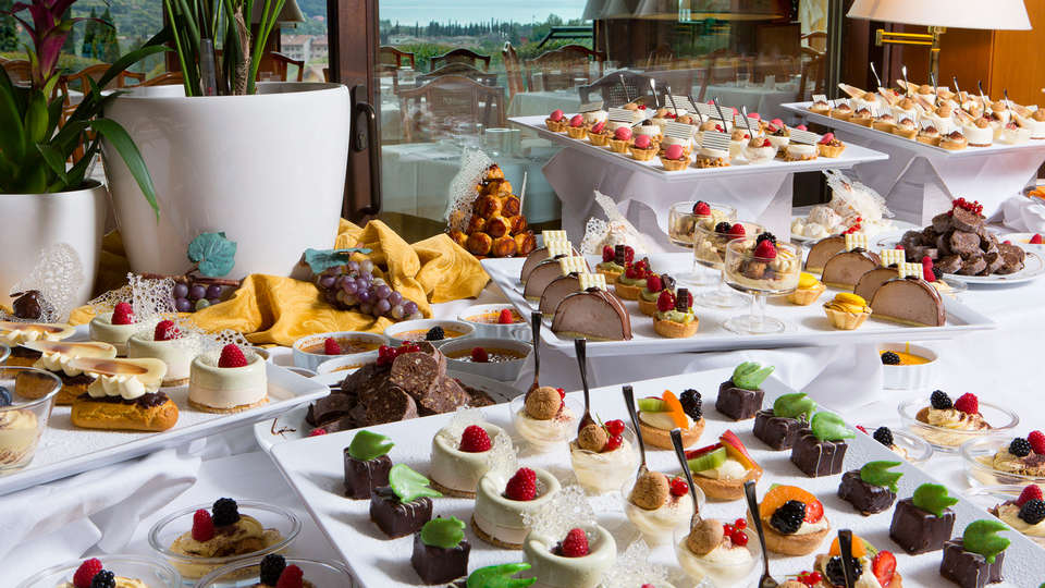 Poiano Resort - EDIT_buffet1.jpg