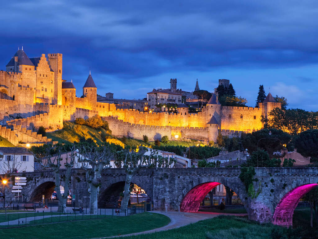 Week-end avec dîner et entrée au château et remparts de Carcassonne - 3* - 23