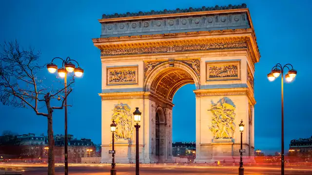 Visita el Arco del Triunfo y pasa la noche en un 4* de diseño a las puertas de París