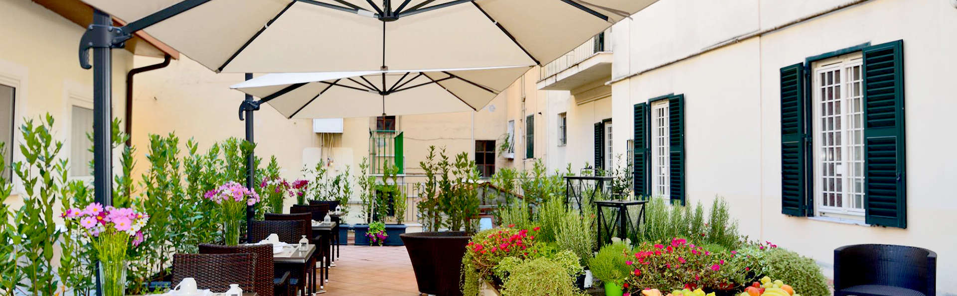 Hotel Apogia Lloyd Roma - Edit_Terrace4.jpg
