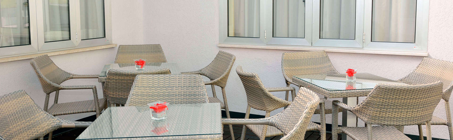 Hotel Apogia Sirio Venezia Mestre - edit_patio.jpg