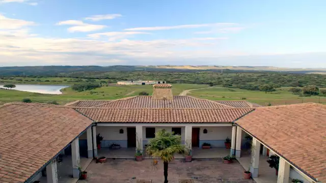 Luxe suite met thermaalbad en safari in een 4x4 in Extremadura
