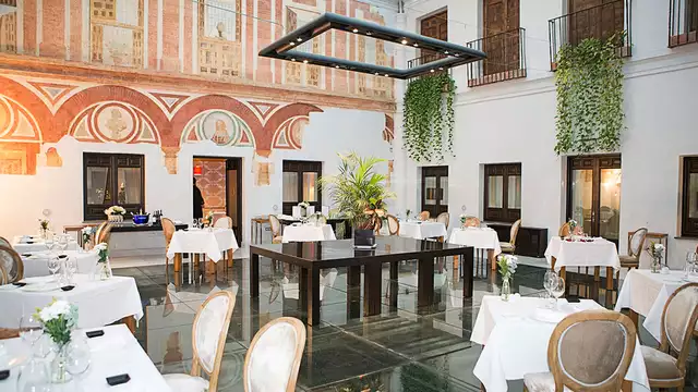 VIP: Regala experiencia en un palacio con cena, spa y masaje incluidos en pleno centro de Córdoba