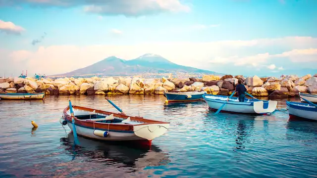 Soggiorno nel cuore di Napoli con visita alla cittá sotterranea
