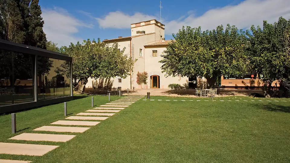 Escapada para dos en el Emporda con cena incluida y coctel