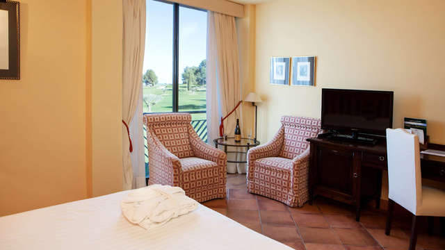 1 noche en habitación doble estándar para 2 adultos