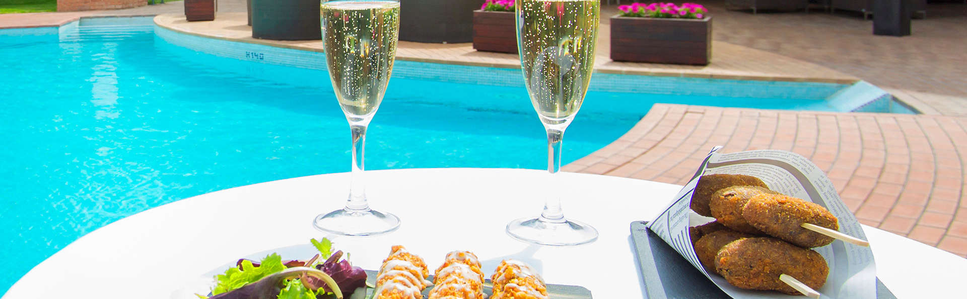 Hotel SB Corona Tortosa - edit_pool.jpg